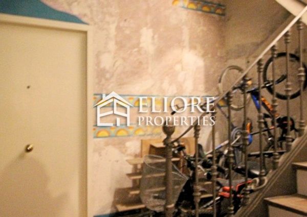 Spacious apartment next to the Plaça Reial