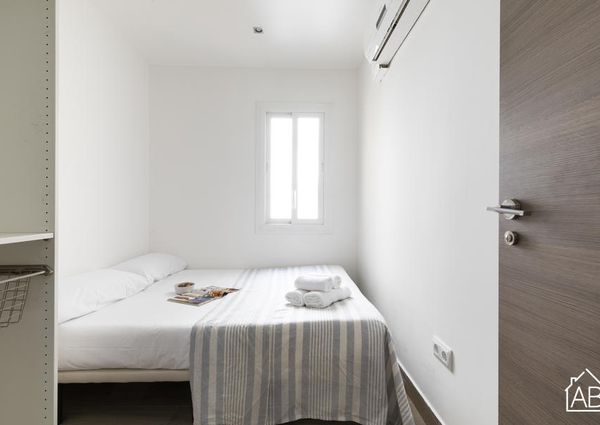 Bright and spacious 4-bedroom apartment near to Las Ramblas