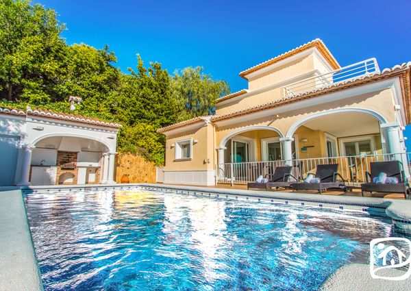 Rent villa LOU