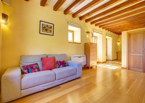 Beautiful finca with 4 bedrooms in Pollenca for rent