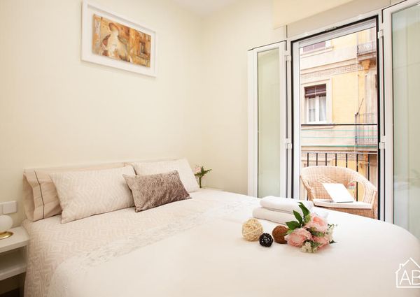 Luxury Two Bedroom Apartment In Heart of Barceloneta Neighbourhood