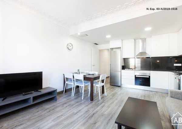 Beautiful 3-bedroom Apartment with a Balcony in Poble Sec