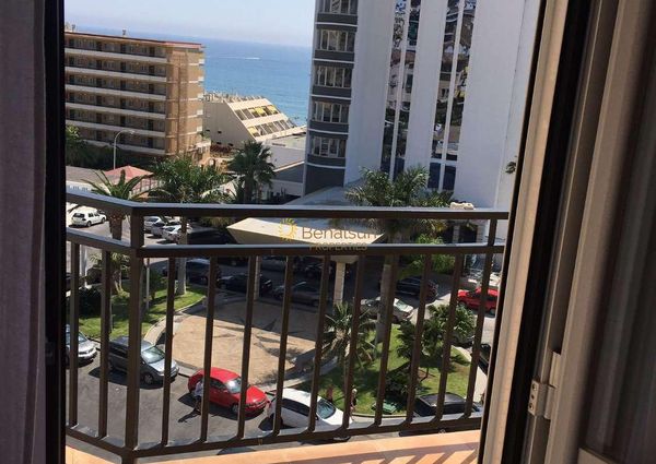 For rent from 5/4/2023 30/6/2023 and from 1/10/2023 to 3076/2024 nice apartment with sea views in La Carihuela (Torremolinos).