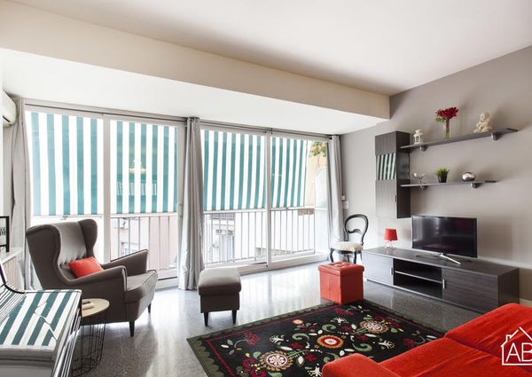 Bright, two-bedroom apartment in the picturesque neighborhood of Eixample