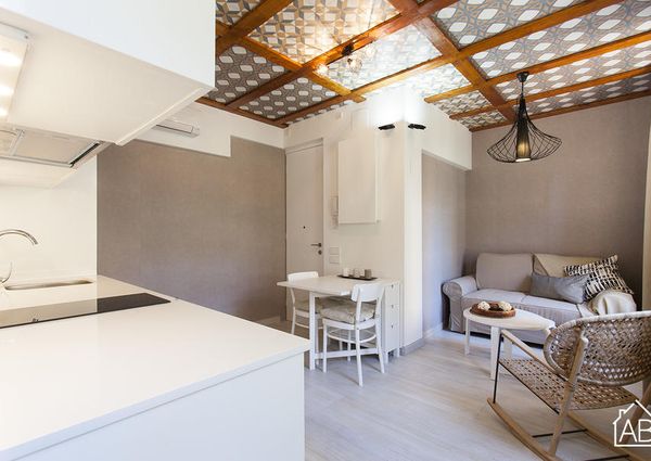 Fully renovated apartment just steps from the Barceloneta beach