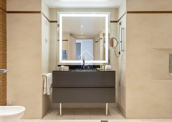 Luxury 2-bedroom presidential suite with views for rent in Diagonal Mar, Barcelona