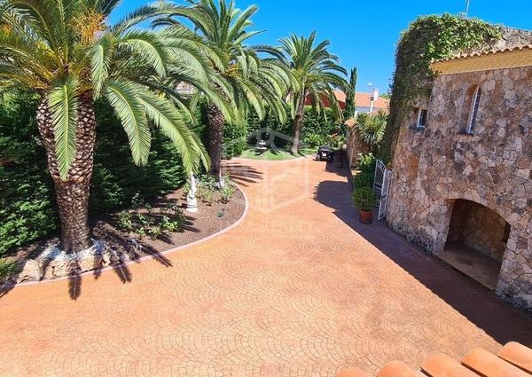 Exclusive villa with panoramic views in a prestigious urbanization in Lloret de Mar, Costa Brava
