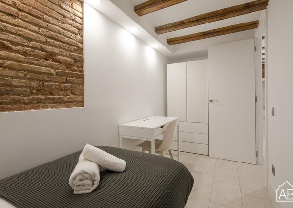 Minimalist and Modern Two Bedroom Apartment in the City Center