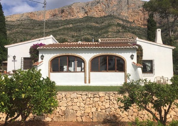 Se alquila chalet en Jávea