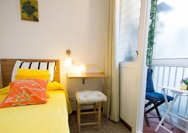 Welcoming and cosy two-bedroom apartment near Sagrada Familia