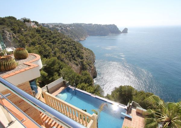For rent villa of luxo first line in Javea
