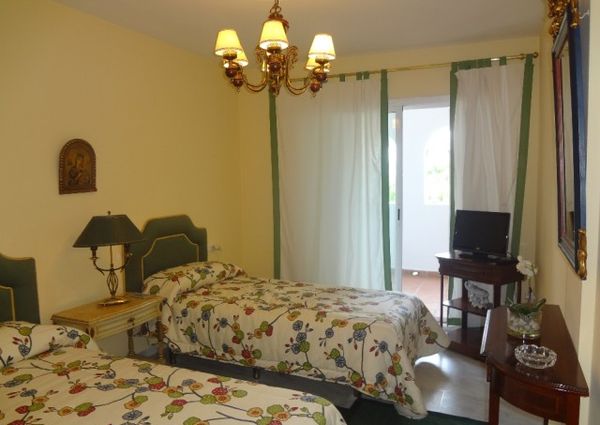 709591 - Apartment For rent in Elviria Playa, Marbella, Málaga, Spain