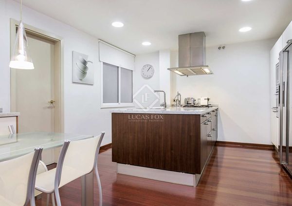 Spacious and distinguished home for rent in Turó Park, Barcelona