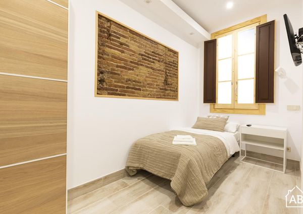 Delightful Two Bedroom Apartment Between Eixample And El Raval Neighbourhood