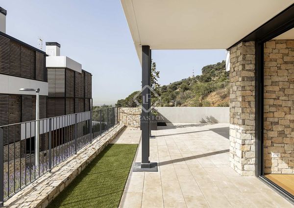 Magnificent 480 m² villa with pool with the best views of Barcelona, ​​​​for long-term rental in Sarrià, Can Caralleu