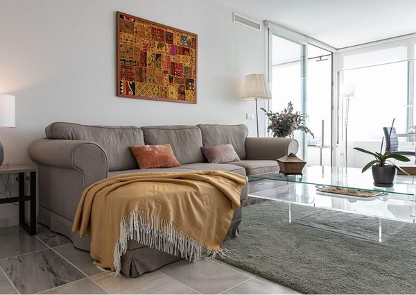Rent a lovely apartment in front of the sea! Marbella!