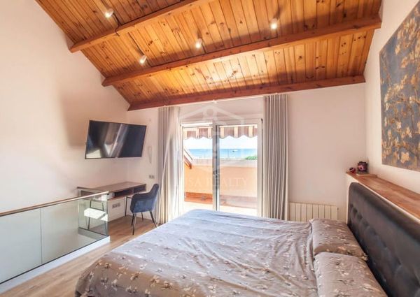 Semi-detached house for rent on the first sea-line in Gava Mar, Costa Garraf
