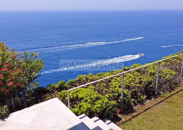 OUT OF MARKET_Beautiful and modern-design villa on a cliff overlooking the Mediterranean Sea
