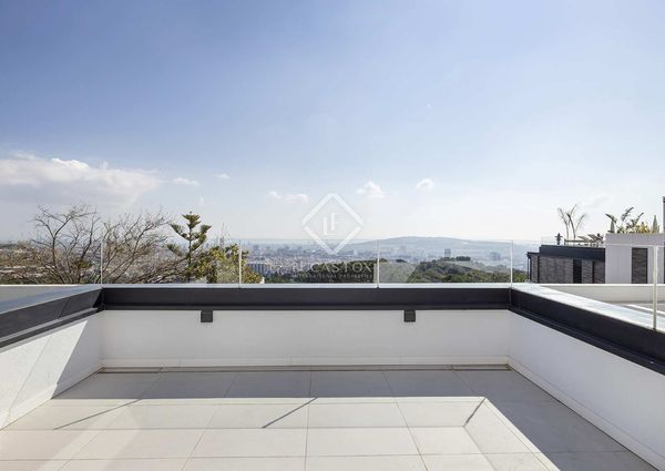 Magnificent 480 m² villa with pool with the best views of Barcelona, ​​​​for long-term rental in Sarrià, Can Caralleu