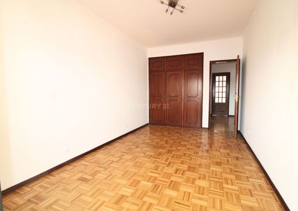 Apartamento T2 com cozinha equipada - Entroncamento