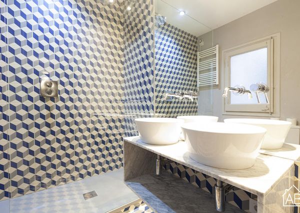 Spacious 2 Bedroom Apartment in El Born