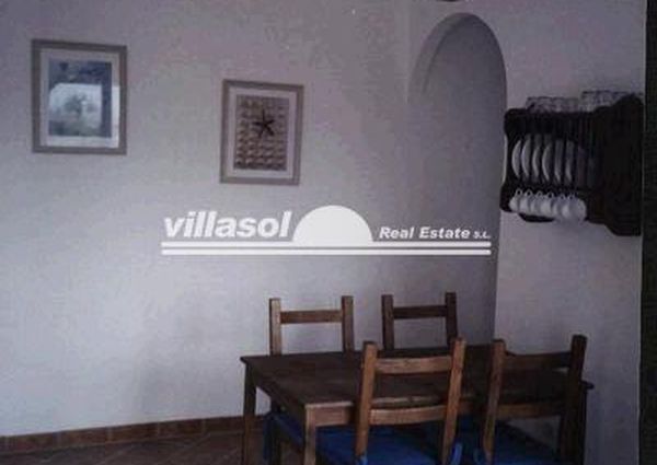 South facing apartment for rent situated in Frigiliana