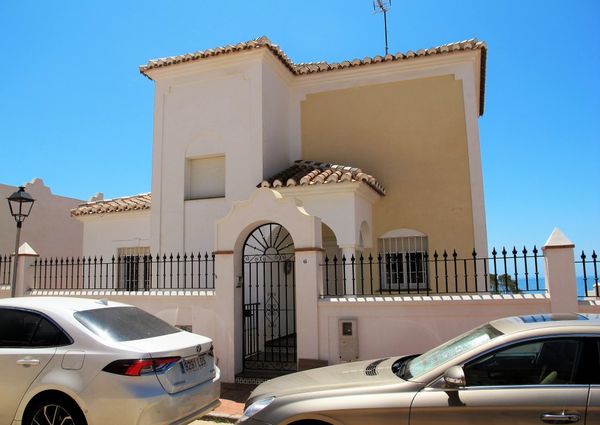 Villa for rent in Torrox Costa