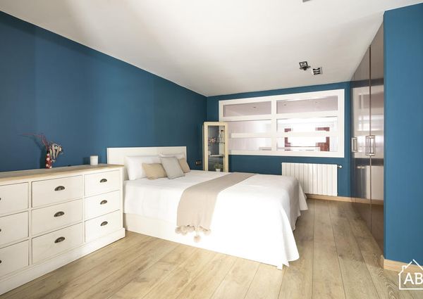 Beautiful Duplex Apartment for 2 with Private Terrace in Sant Martí