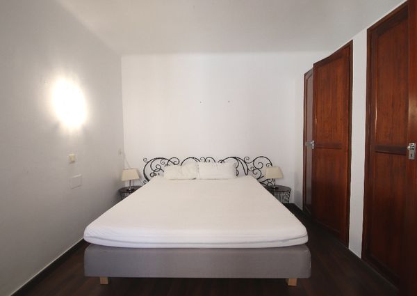 Two-bedroom furnished flat with terrace, Paseo del Borne Palma.