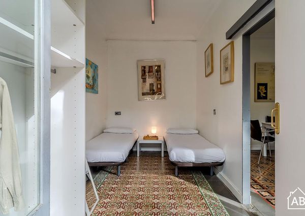 Cozy three-bedroom apartment on Las Ramblas