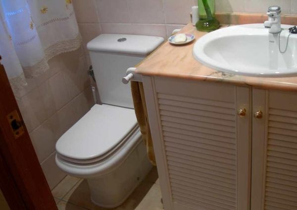 Semi Detached house located in El Albir for long term rental.