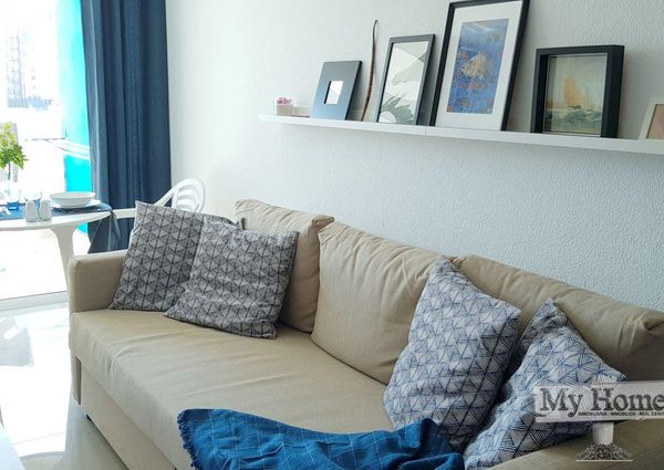 Two bedroom apartment with sea views in central quiet location