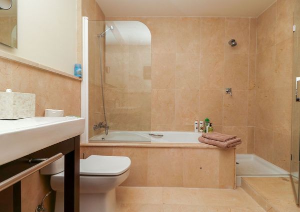 Apartment in Benahavis