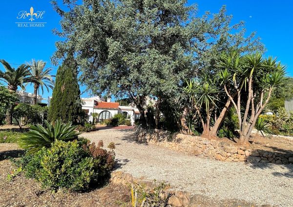 Detached villa for rent in El Albir, Alicante