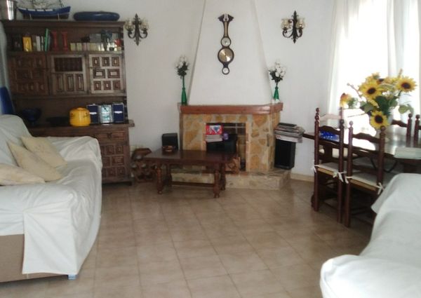 Se alquila para todo el año chalet en El Poble Nou de Benitachell