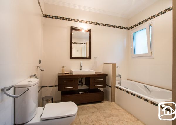 Rent villa LOU