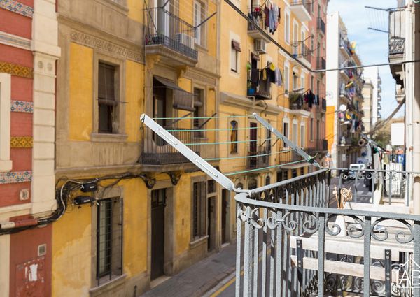 Charming Apartment with a Balcony, just steps away from Passeig Marítim