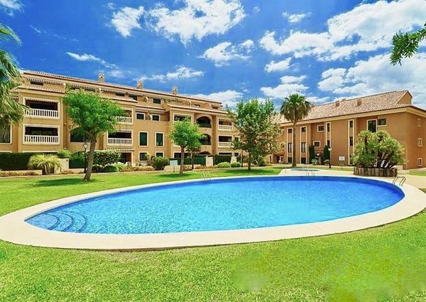 Ground floor modern apartment to let for winter in Javea Port