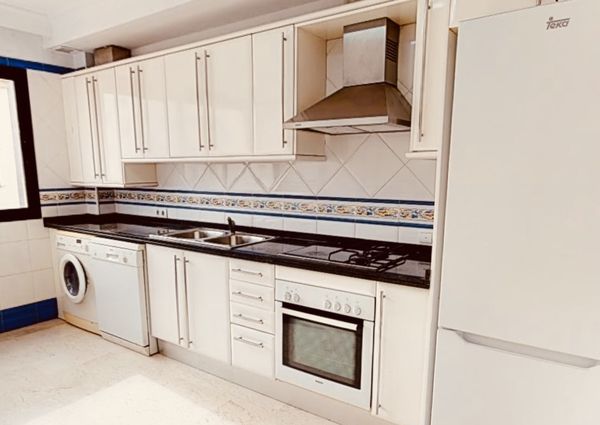 Fantastic 3 bedroom secondline apartment for rent in Palma, apartments for rent close to Palma centre in Mallorca.