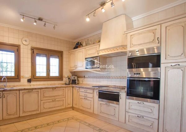 Long-term house for rent in Benissa