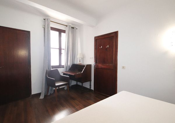Two-bedroom furnished flat with terrace, Paseo del Borne Palma.