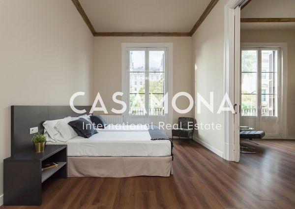 Bright and Beautifully Renovated 3 Bedroom Apartment near Port Vell