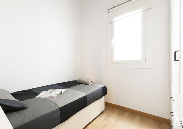 Cosy Three-Bedroom Barceloneta Apartment
