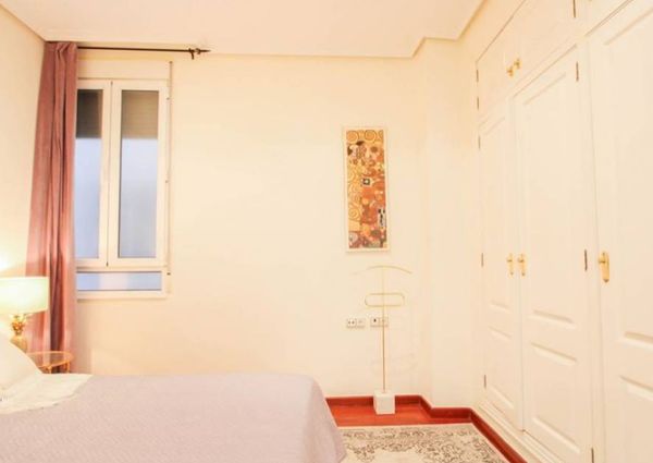 Luxury apartment with views of the promenade, the port and the sea