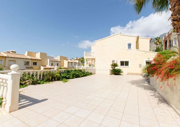 Rent villa with pool in Altea Hills