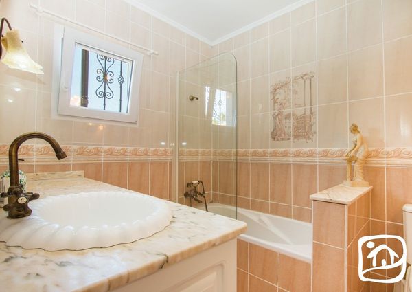 Rent villa RICA
