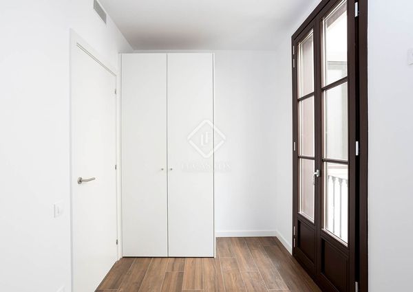 New build 2 Bedroom penthouse with 15m² terrace for rent in El Born, Barcelona