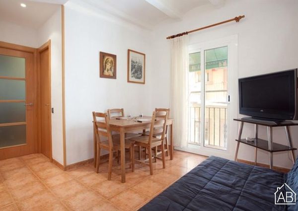Lovely apartment with a balcony in La Barceloneta