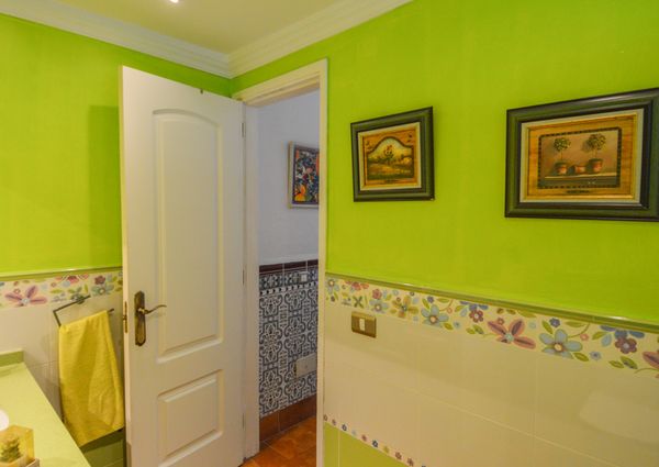 Apartment with terrace, garden and sea views, in Los Caideros