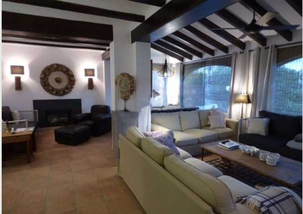 Se alquila chalet en Jávea